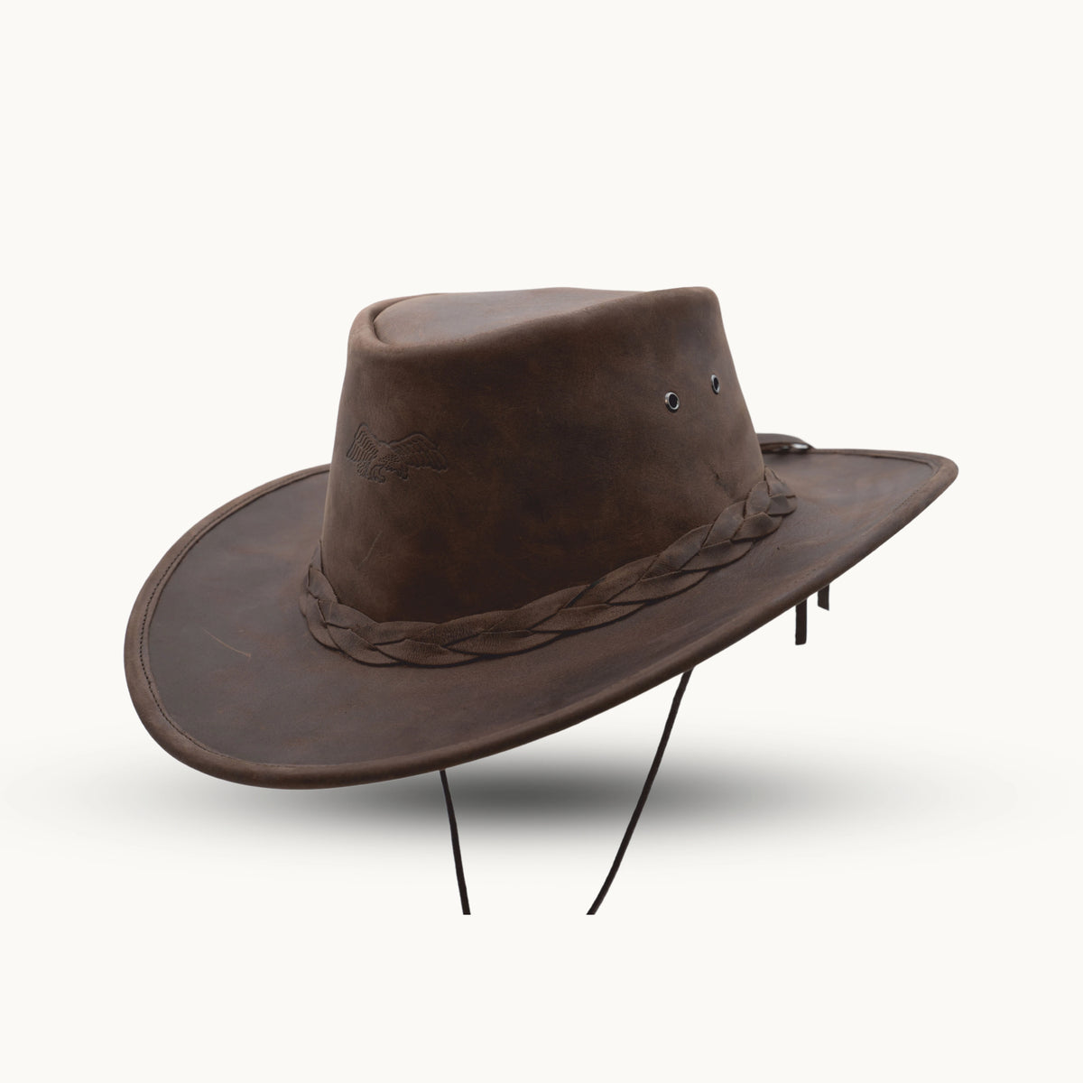 Detalle del sombrero Aussie Eagle marrón