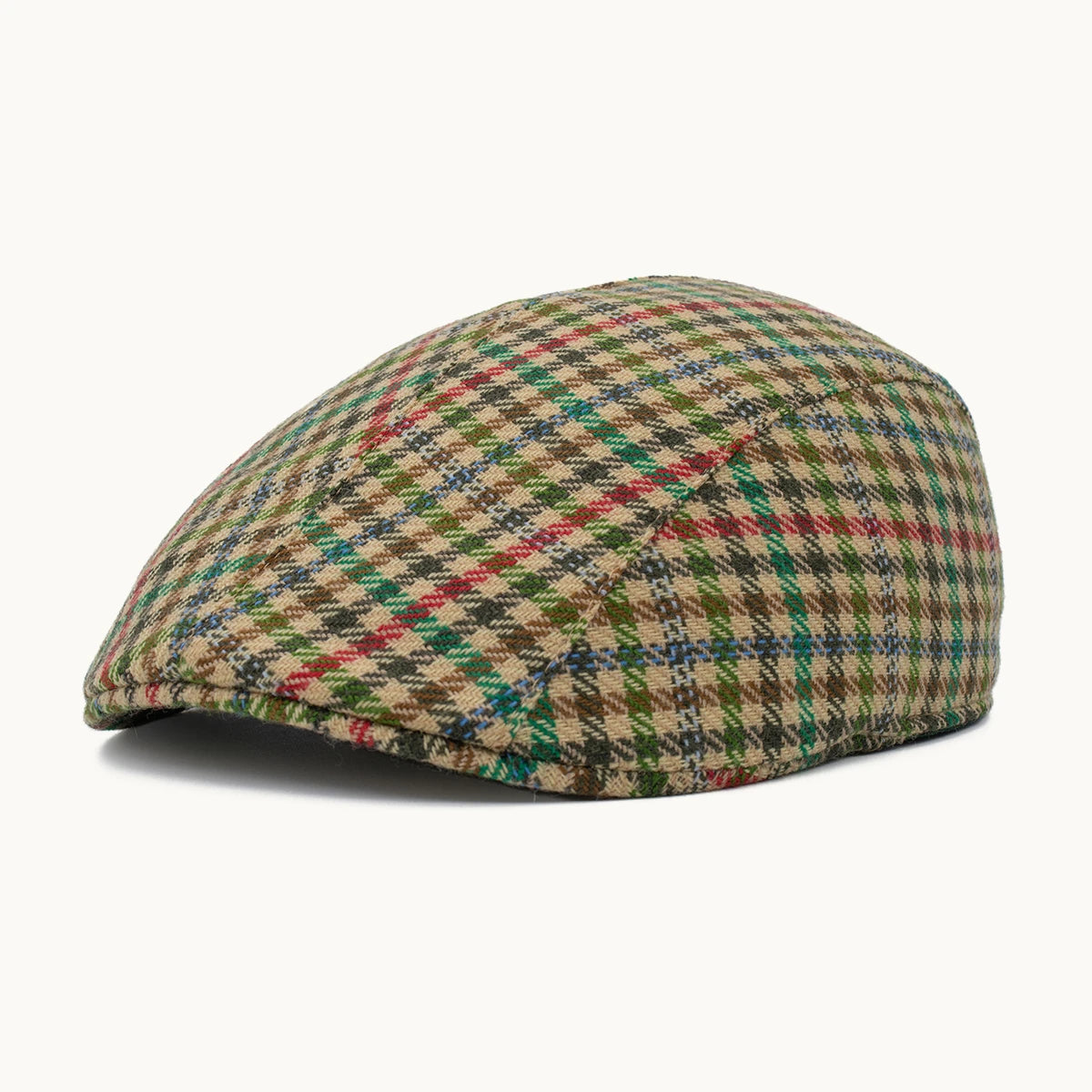 Gorra Equestrian de lana en tonos verde y rojo con patrón de cuadros Gorras Paula hecha en España vista frontal