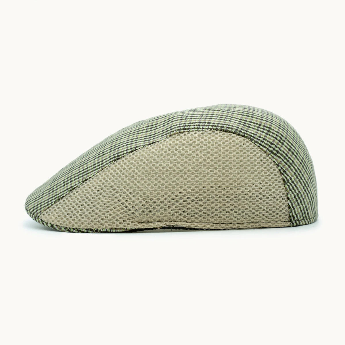 gorra verde con panel rejilla vista lateral