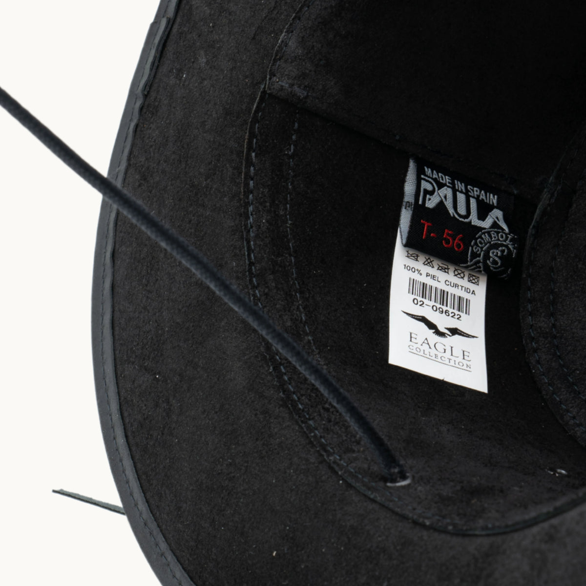 Detalle del sombrero Aussie Eagle negro