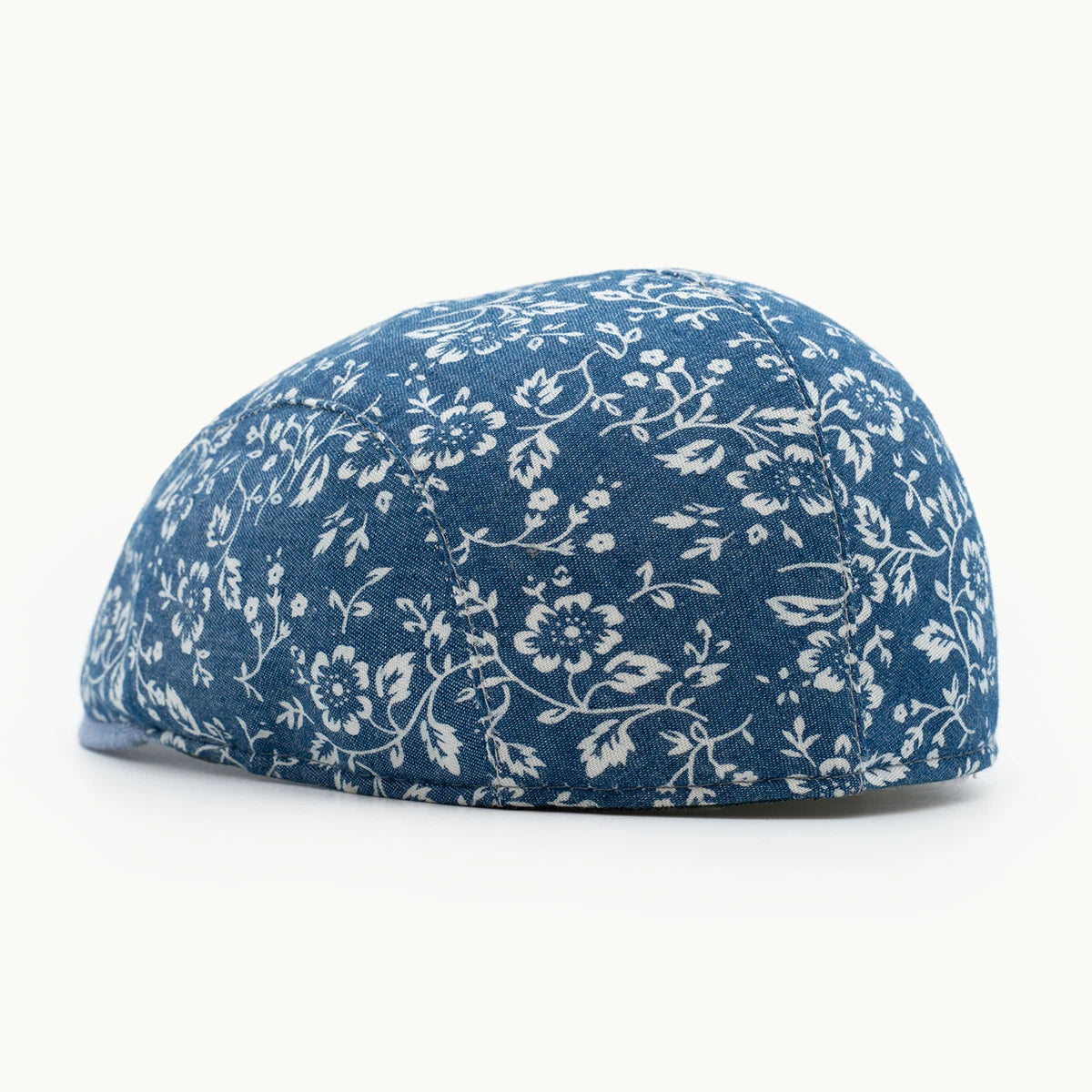 gorra floral azul y blanco parte trasera ajuste cómodo